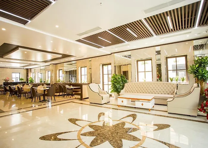 Hotel Holidayhotelhalong 4*