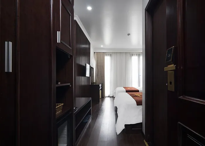Holidayhotelhalong 4* Hạ Long
